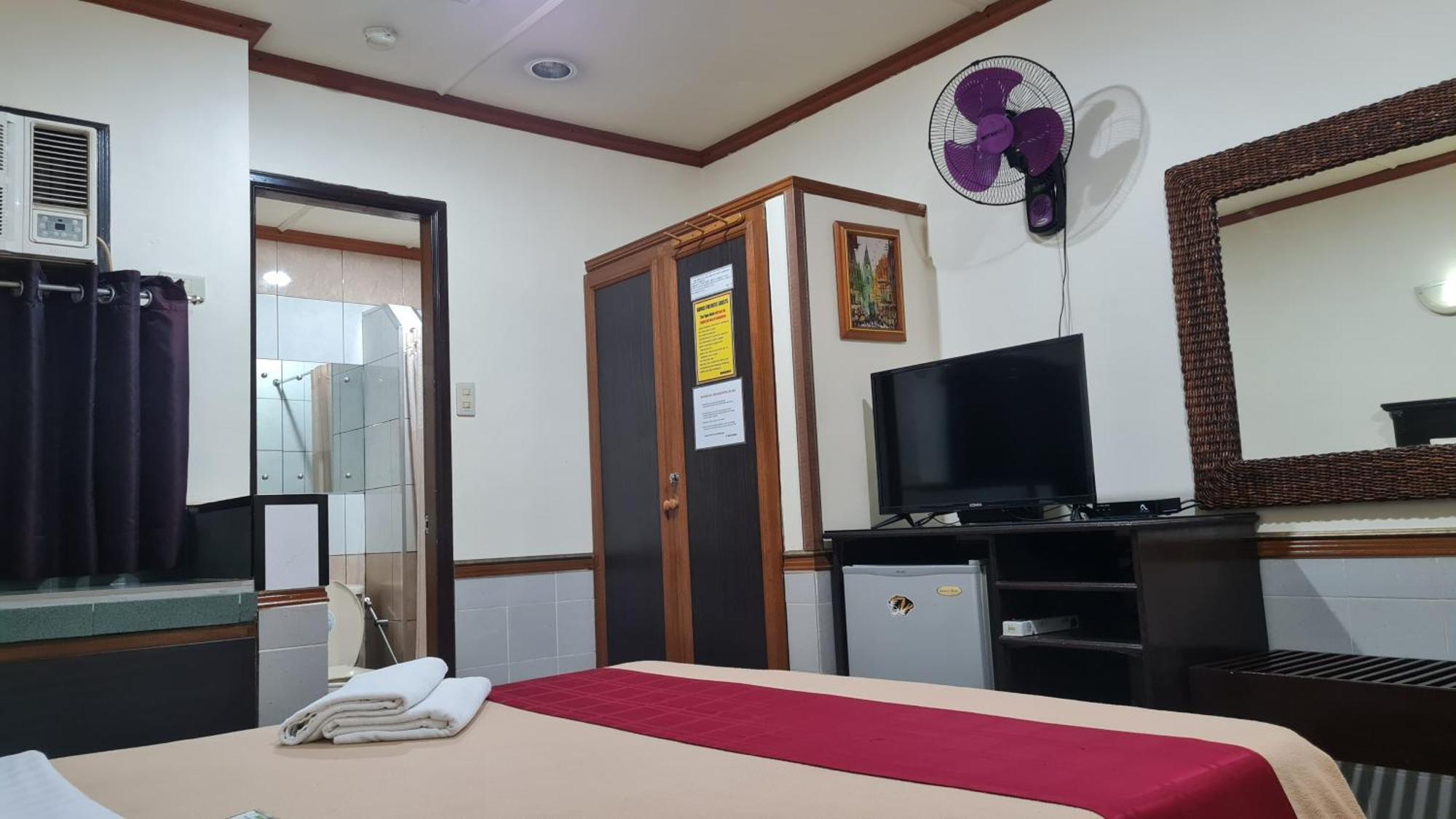 Tiger Hotel 安吉利斯 外观 照片