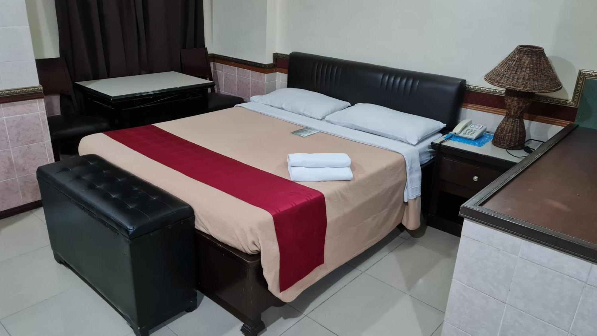 Tiger Hotel 安吉利斯 外观 照片