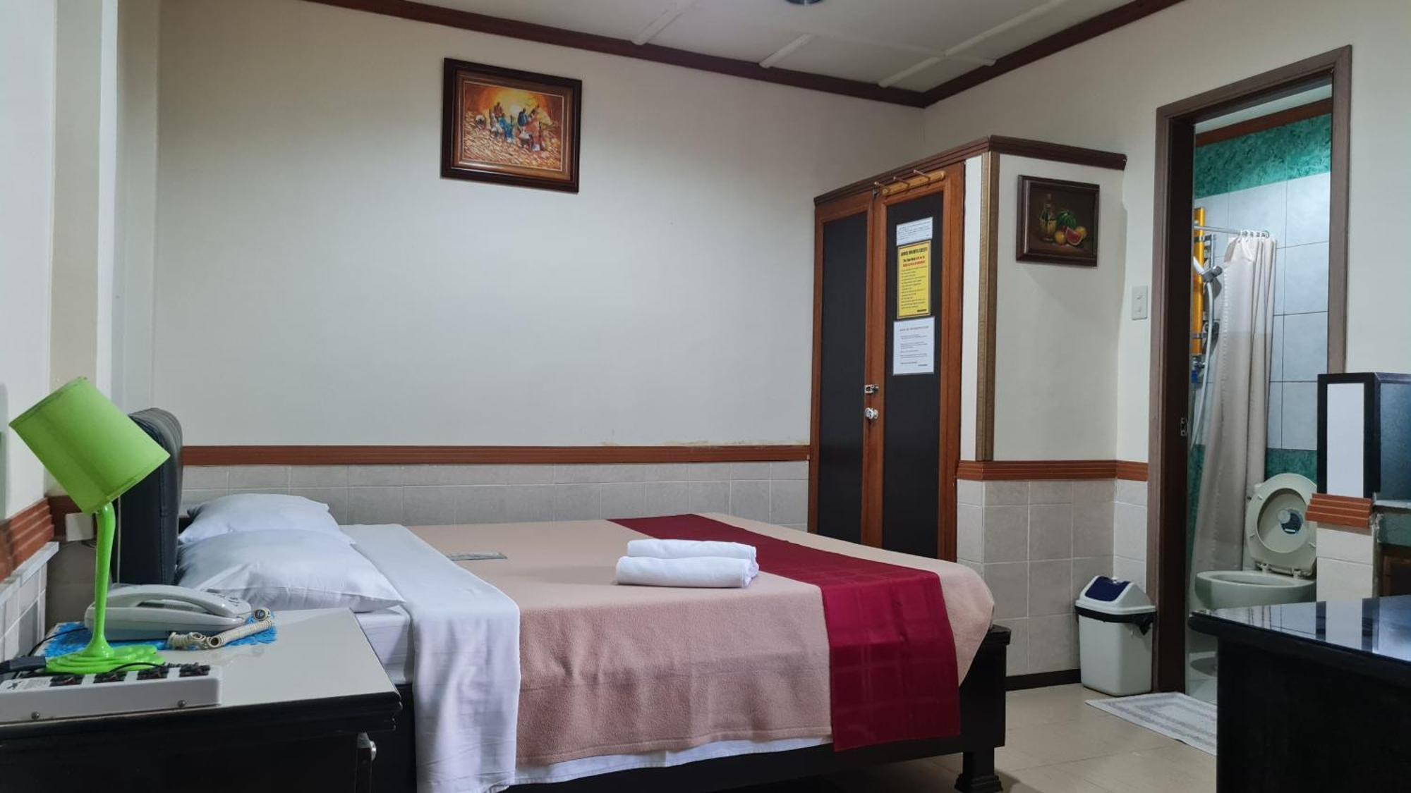 Tiger Hotel 安吉利斯 外观 照片