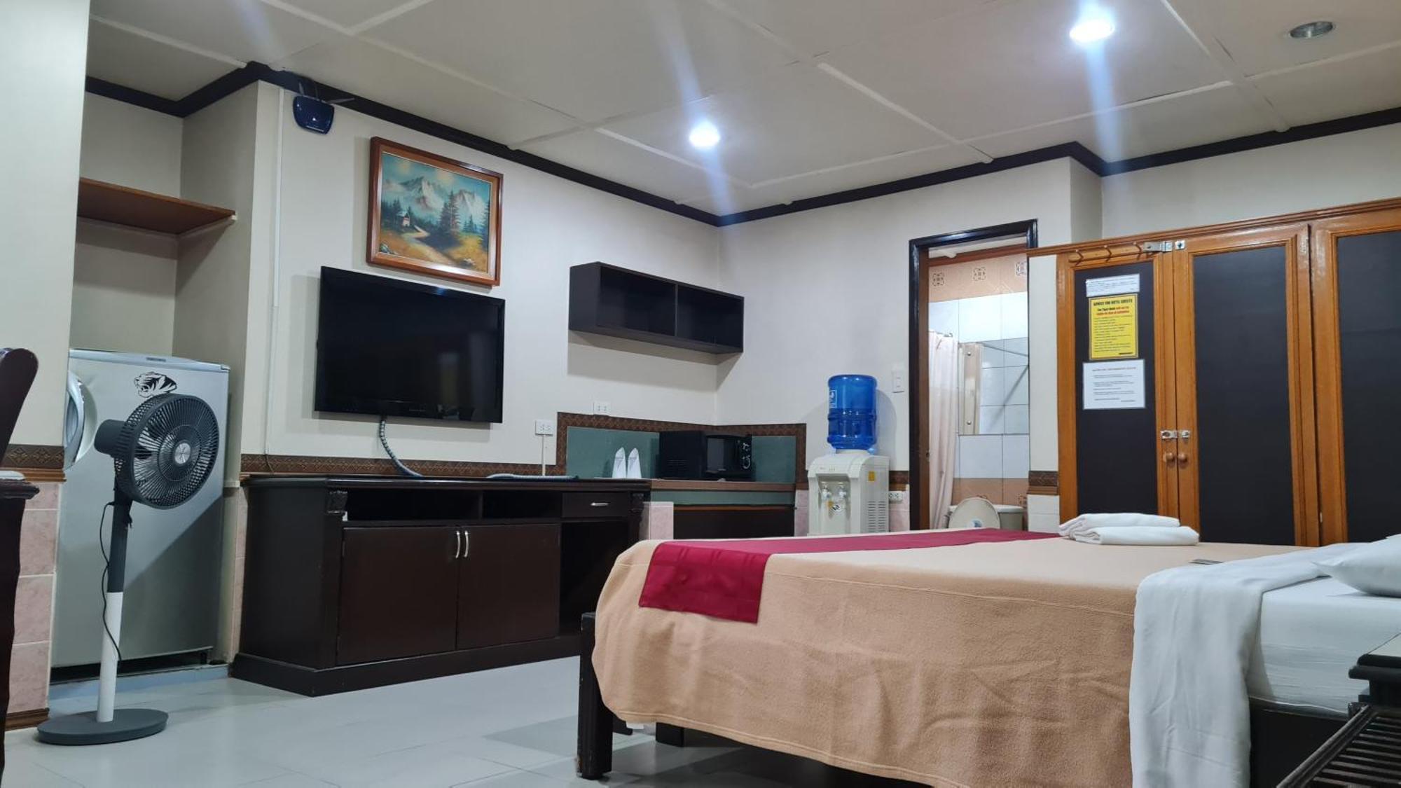 Tiger Hotel 安吉利斯 外观 照片