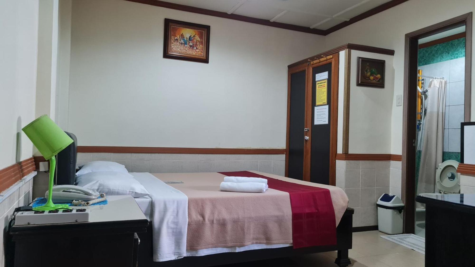 Tiger Hotel 安吉利斯 外观 照片