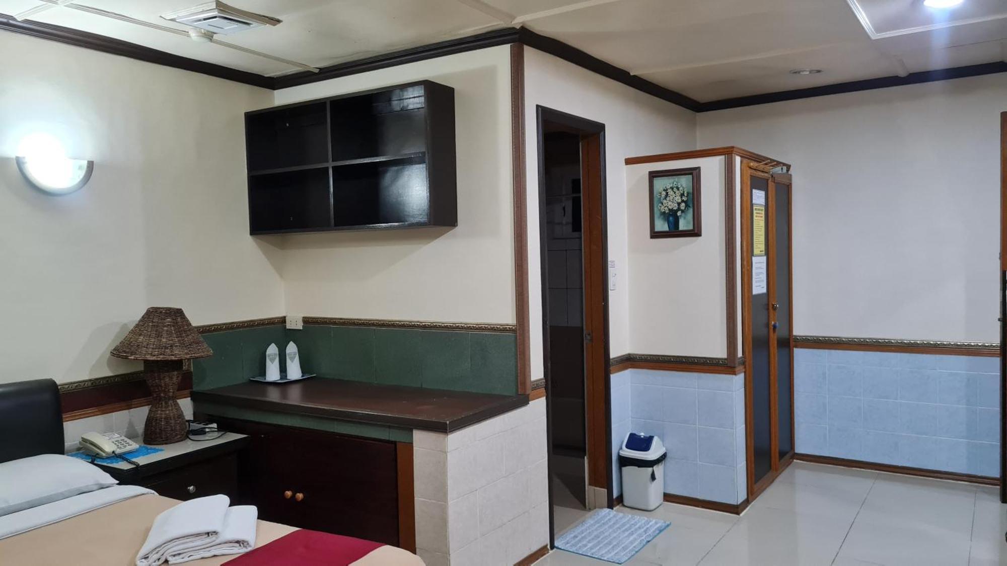 Tiger Hotel 安吉利斯 外观 照片